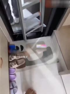 高颜长腿白富美莎伊美与绿帽老公真实魔都千万富豪妻子出轨淫乱生活勾引绿帽老公被上司公司老总潜规则与小白脸群P淫乱